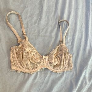 Victoria’s Secret Beige Body by Victoria unlined Demi | 32D